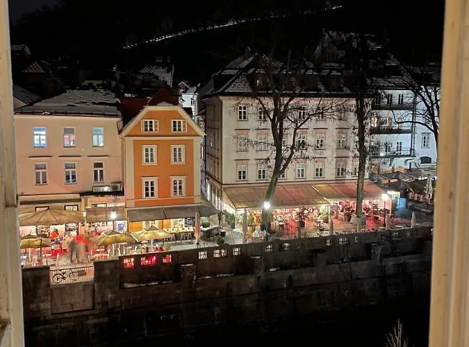 Old Town Theatre Staircase 公寓 *