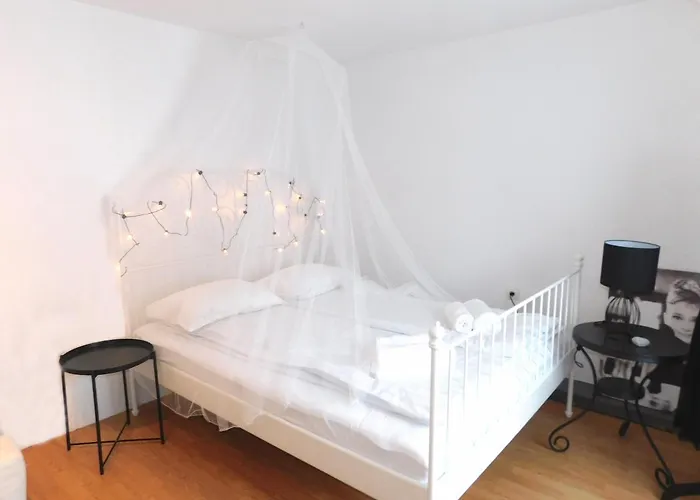 Old Town Theatre Staircase Appartement